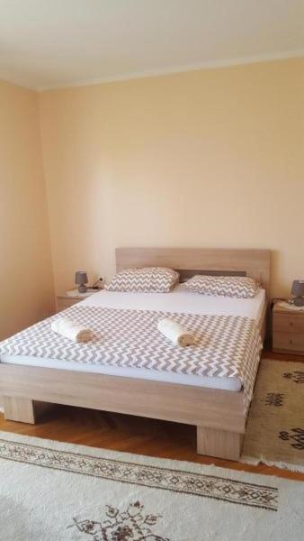 Apartments Radulovic Улцинь Екстер'єр фото
